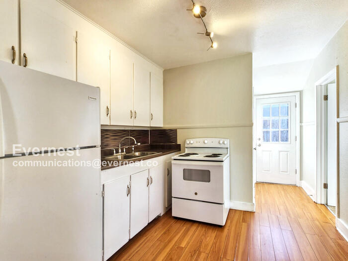 Building Photo - 245 S Hazel Ct