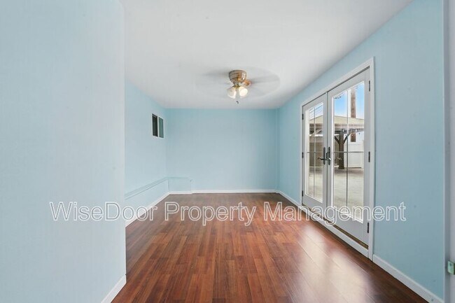 Building Photo - 387 E Nubia St