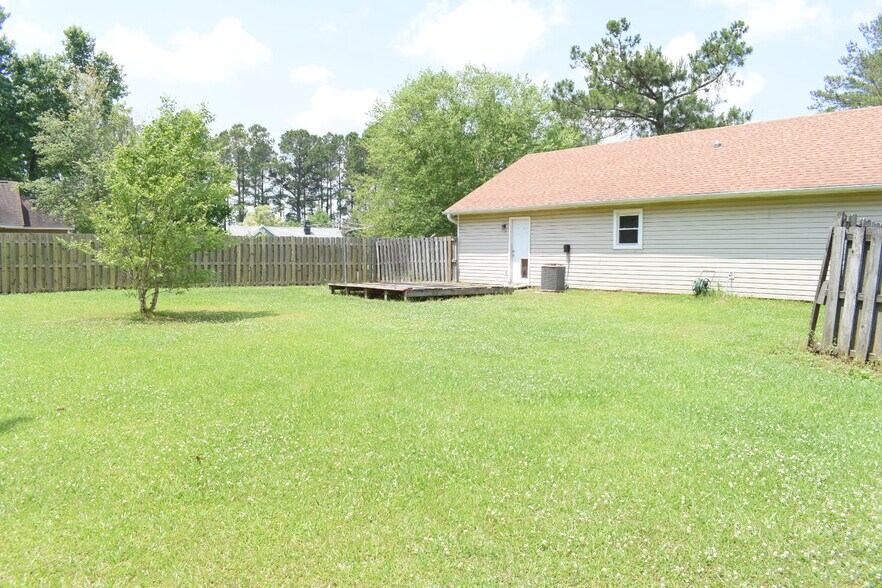 Building Photo - 3210 Sky Ct