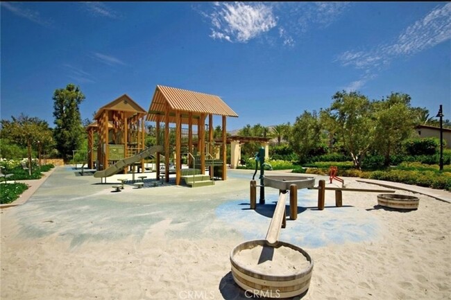 Building Photo - 119 Della