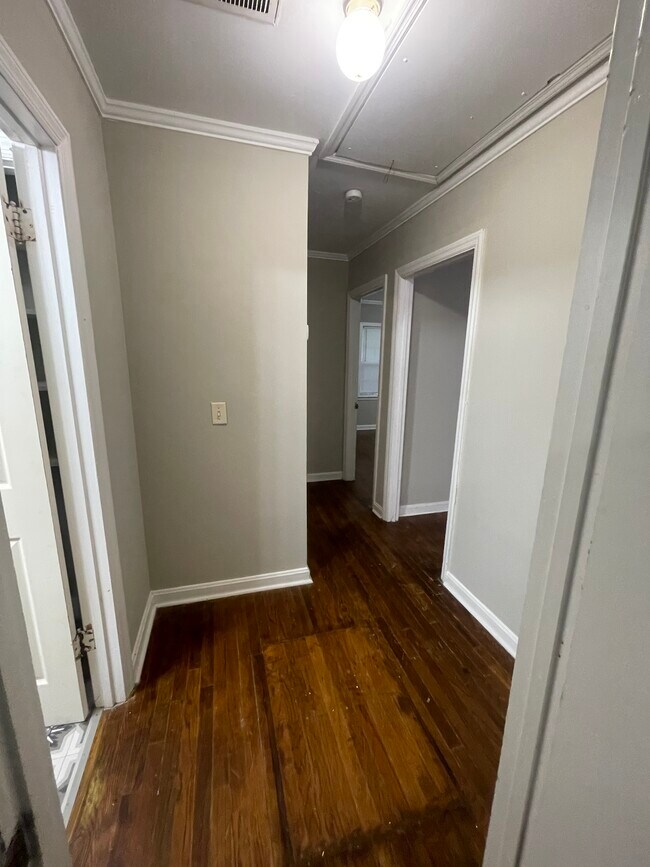 Building Photo - 103 Forest Way