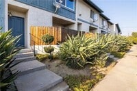 Building Photo - 764 N Glendora Ave