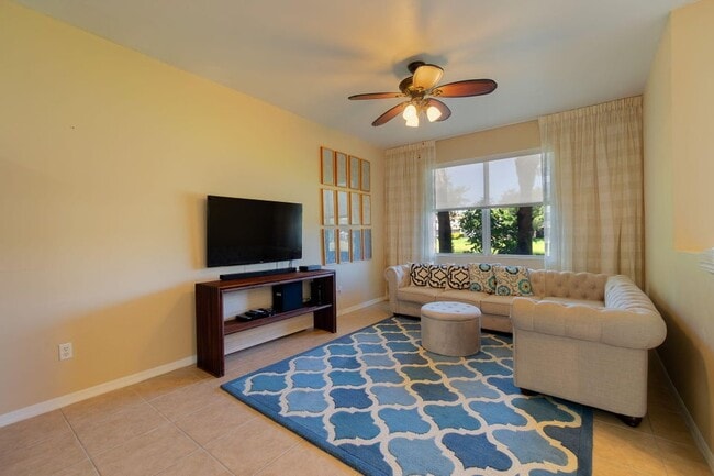 Building Photo - 213 River Bluff Ln