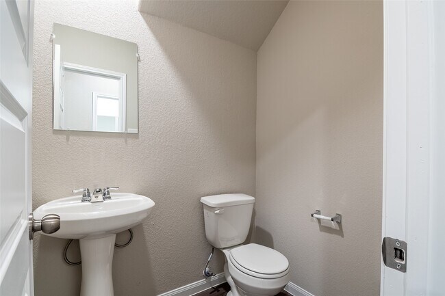 Building Photo - 2413 Tavo Trails Dr