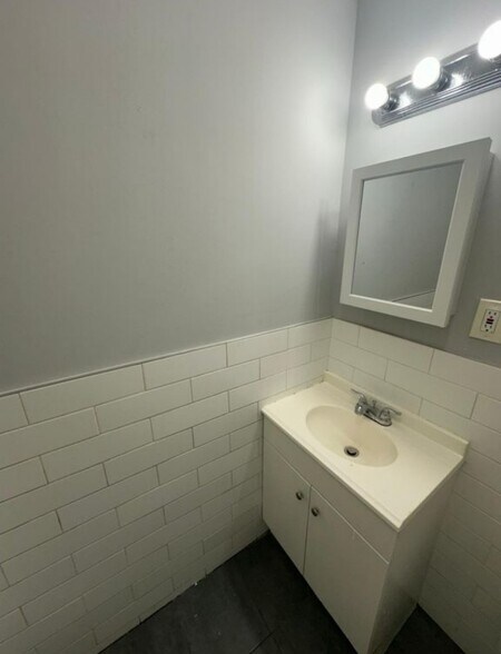 Building Photo - 23 Stuyvesant Ave.