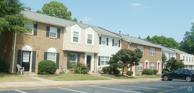 Building Photo - Courthouse Green West Apartments