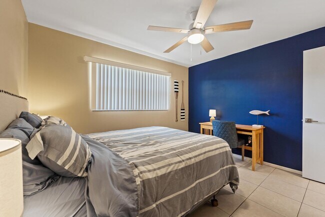 Building Photo - 7420 S Ocean Dr