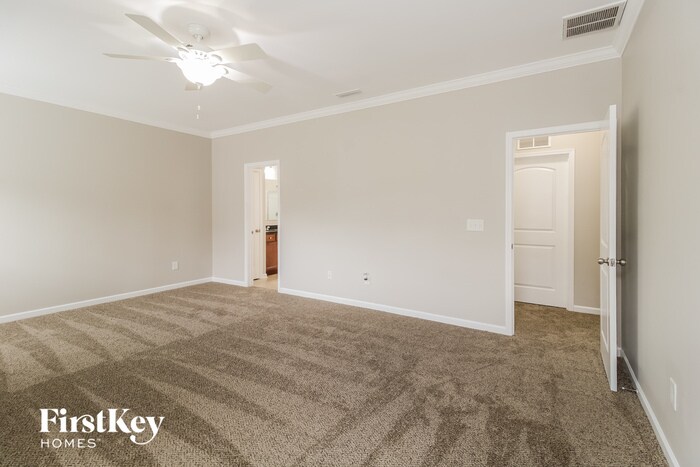 Building Photo - 323 Summergate Dr