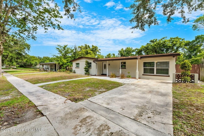 Building Photo - 2426 Clemson Dr