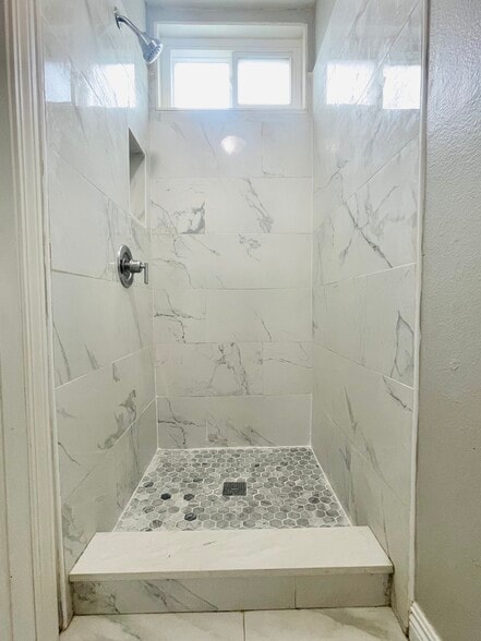 Building Photo - 10473 Rose Ann Cir
