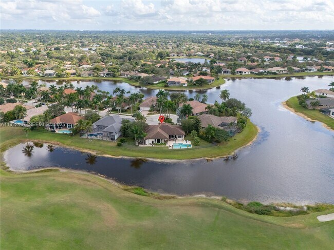 Building Photo - 2589 Mayfair Ln