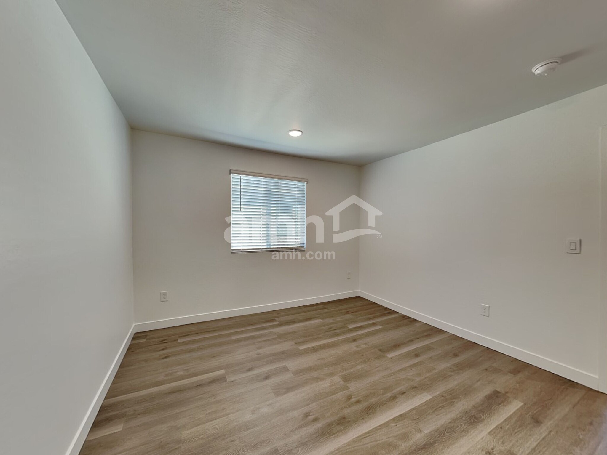 Building Photo - 9737 W Luxton Ln