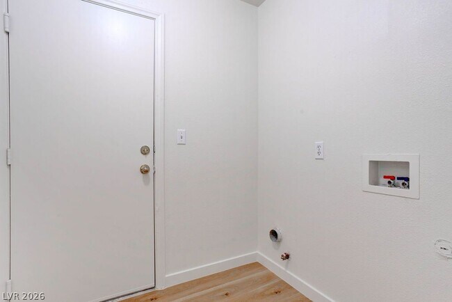 Building Photo - 4579 Canna Dr