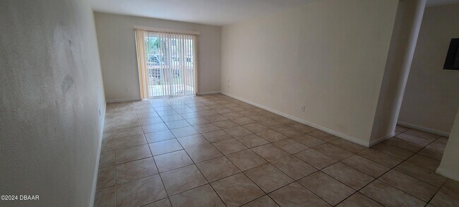 Building Photo - 1030 4th St