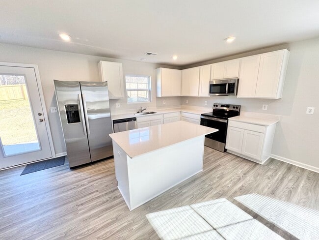 Building Photo - BRAND NEW HOME CLOSE TO CHARLOTTESVILLE