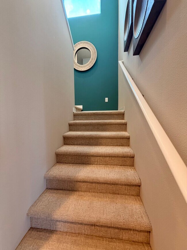 Building Photo - Model home! 4-bed 3-Bath Home on Moon MTN!