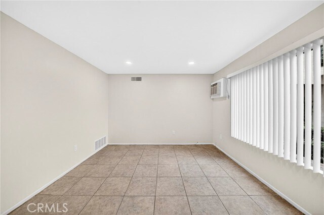 Building Photo - 160 Greentree Ln