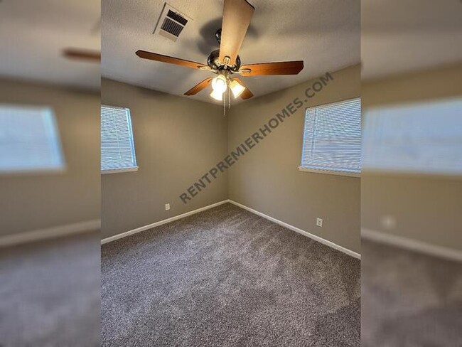 Building Photo - 1001 Ferrell Dr