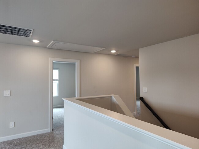 Building Photo - 5 BD/3.5 BA House in Shepherds Landing!