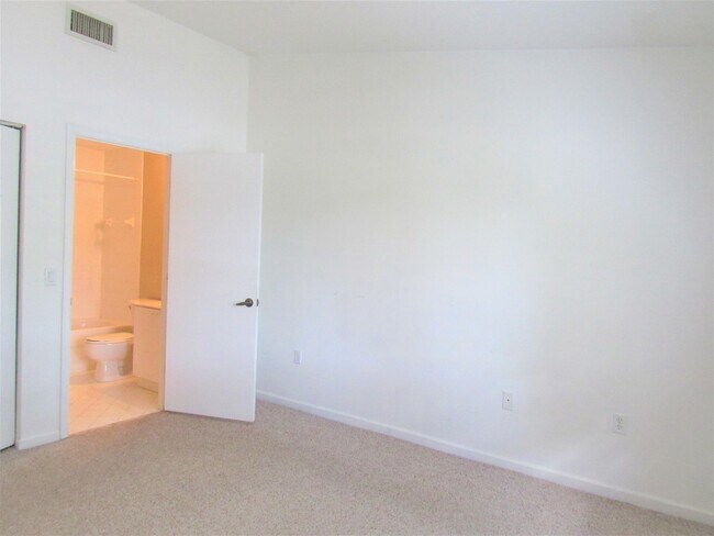 Building Photo - 3810 N Jog Rd