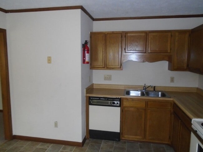 Building Photo - Timberlake  Apartments