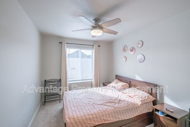 Building Photo - 5587 NW Torchcrest Pl