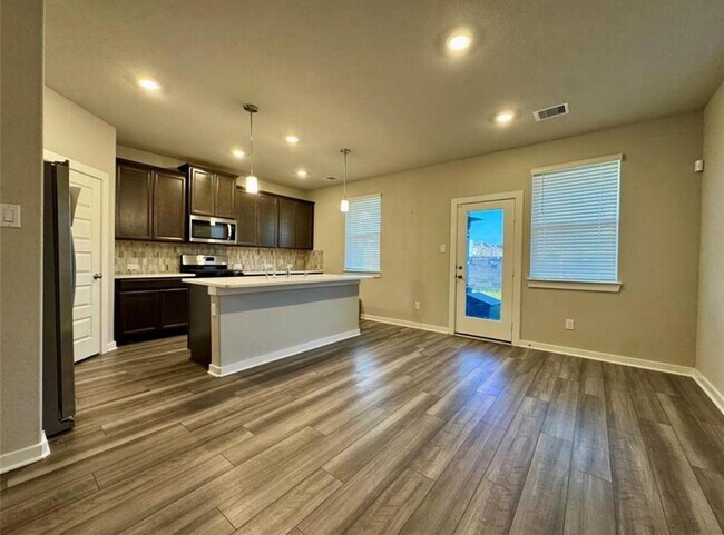 Building Photo - 2325 Bay Breeze Dr