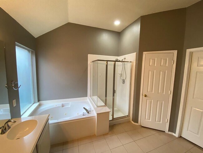 Building Photo - 11442 Blanchard Dr