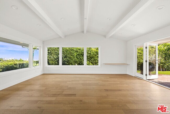 Building Photo - 9881 Beverly Grove Dr