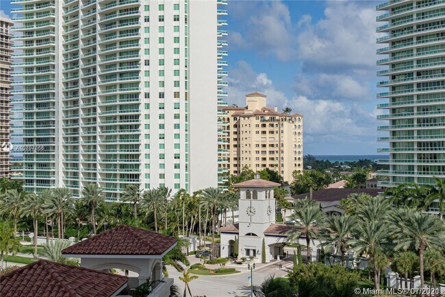 Building Photo - 19900 E Country Club Dr