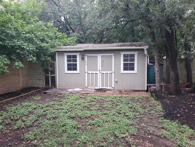 Building Photo - 2305 E Riviera Dr
