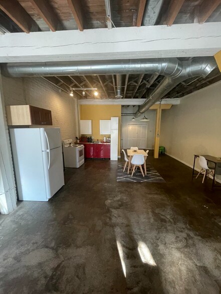 Building Photo - 1009 Jefferson St