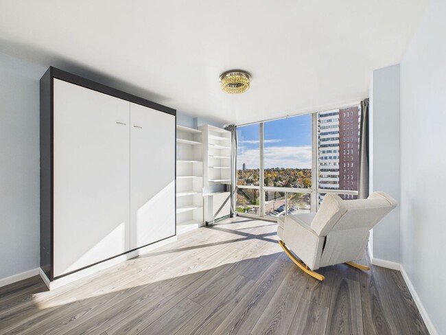 Building Photo - 3100 E Cherry Creek S Dr