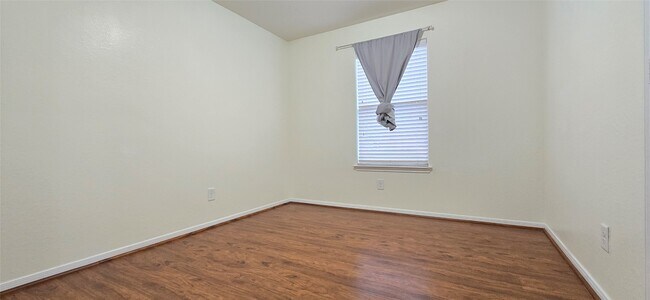 Building Photo - 15215 Benson Landing Dr