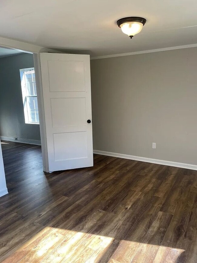 Building Photo - Beautifully Remodeled 4-Bedroom Home!