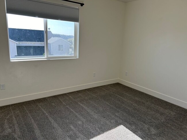 Building Photo - Beautiful home for rent!