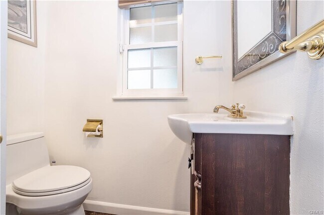 Building Photo - 18834 Devonshire St