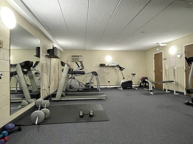 Building Photo - 308 Quarry St