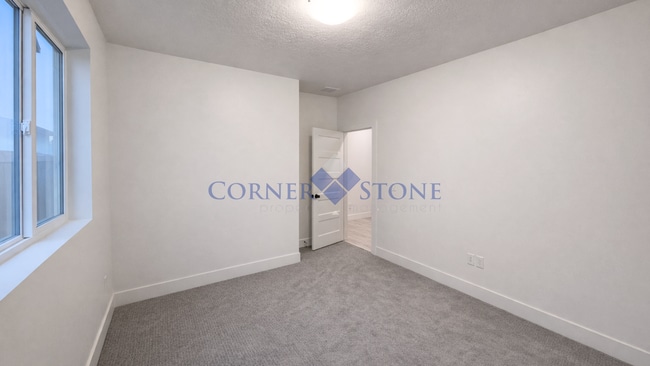 Building Photo - Stunning Northwest Meridian Gem with Designer Kitchen & Covered Patio!