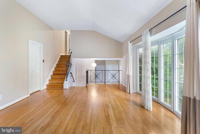 Building Photo - 6503 Friars Ct