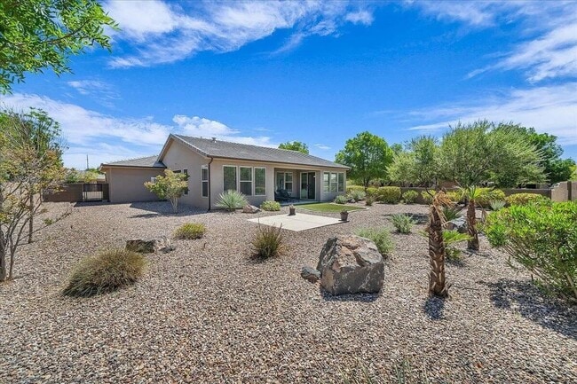 Building Photo - Coral Canyon Living! 3 Bedroom Home with C...