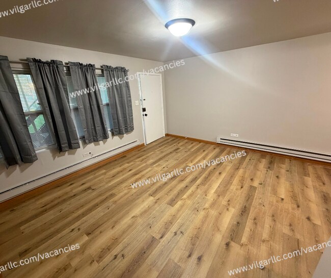 Building Photo - 8841 Schneider Ave