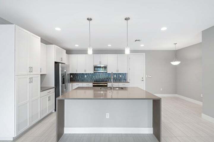 Building Photo - 3748 Lambert Ave