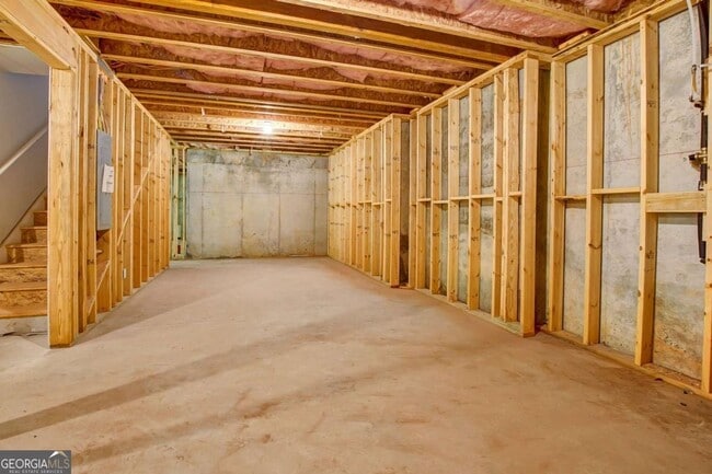 Building Photo - 297 Delta Dr