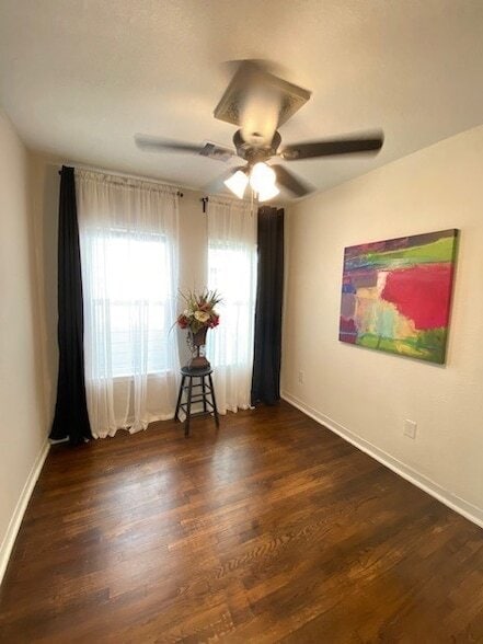 Building Photo - 4705 Park Dr