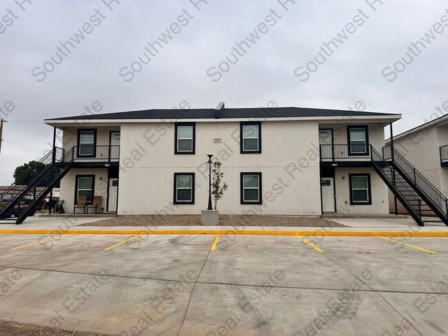 Building Photo - New Construction! 2 bed 2 bath!