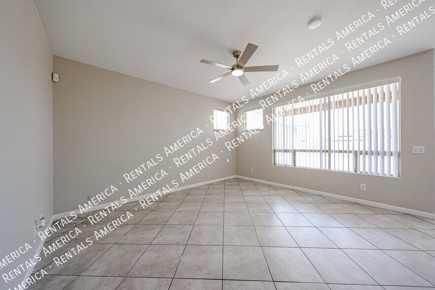 Building Photo - 3825 S 60th Dr
