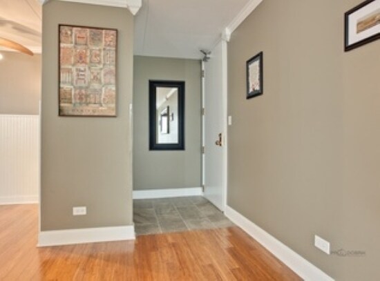 Building Photo - 338 W Miner St