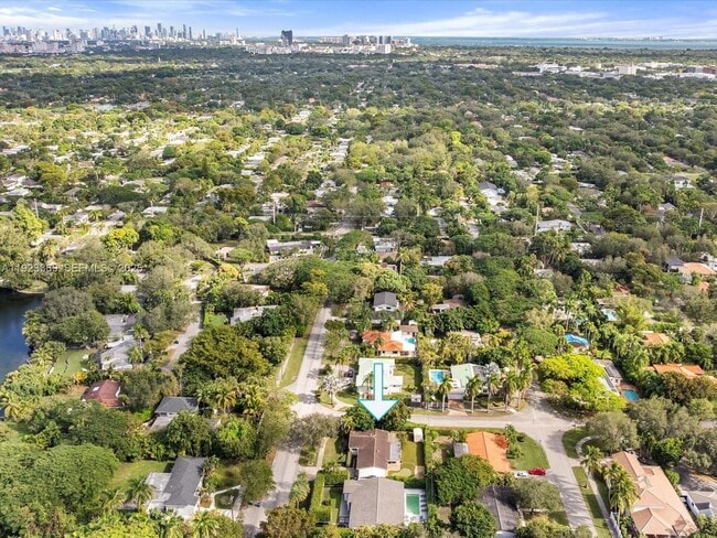 Building Photo - 6300 SW 48th St