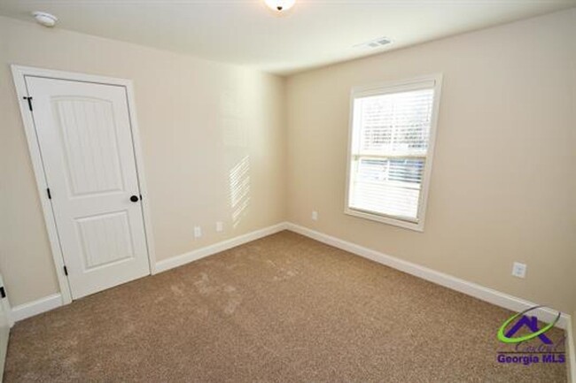 Building Photo - 204 Otters Rdg Dr